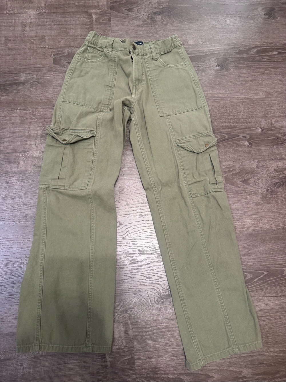 Aeropostale Olive Green Utility Cargo Pants.
